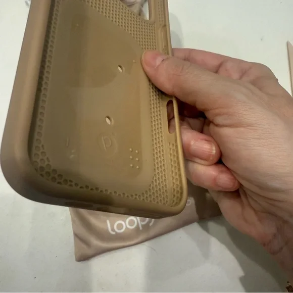 Loopy IPhone 16 Pro Max Case - Picture 7 of 8